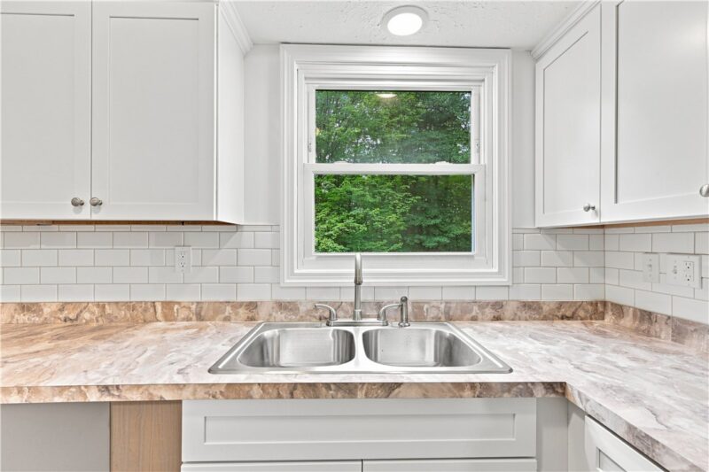 450 Greenwood Dr — photo 4