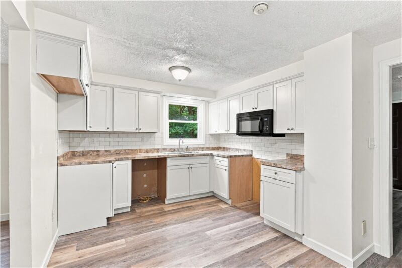 450 Greenwood Dr — photo 5