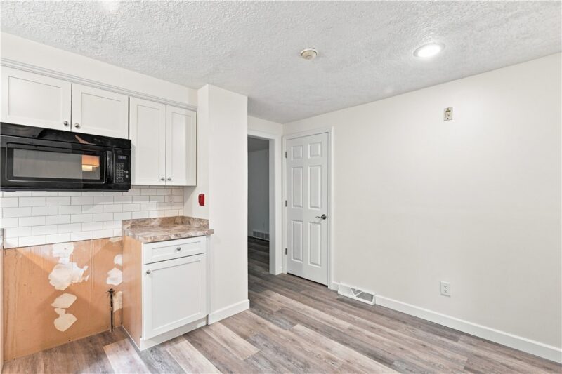 450 Greenwood Dr — photo 7