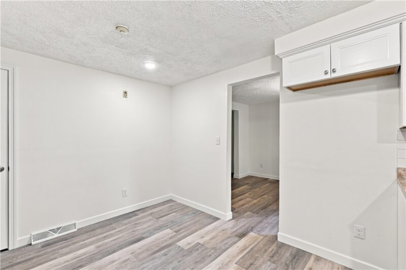 450 Greenwood Dr — photo 8