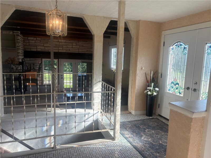 1369 HOFIUS LANE — photo 3
