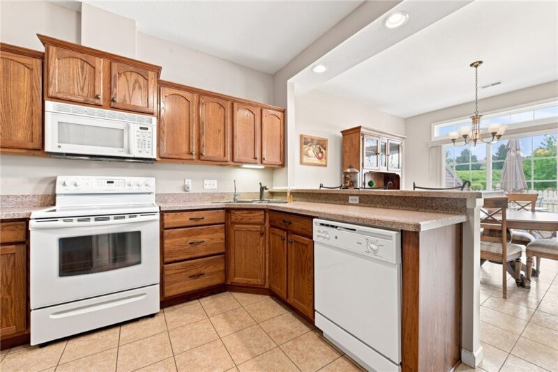 591 MADISON BLVD — photo 5