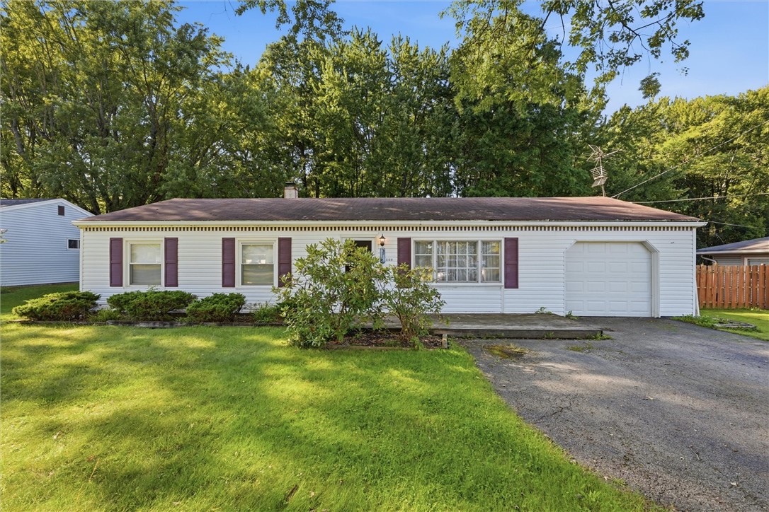 915 Clarksville Rd — photo 1