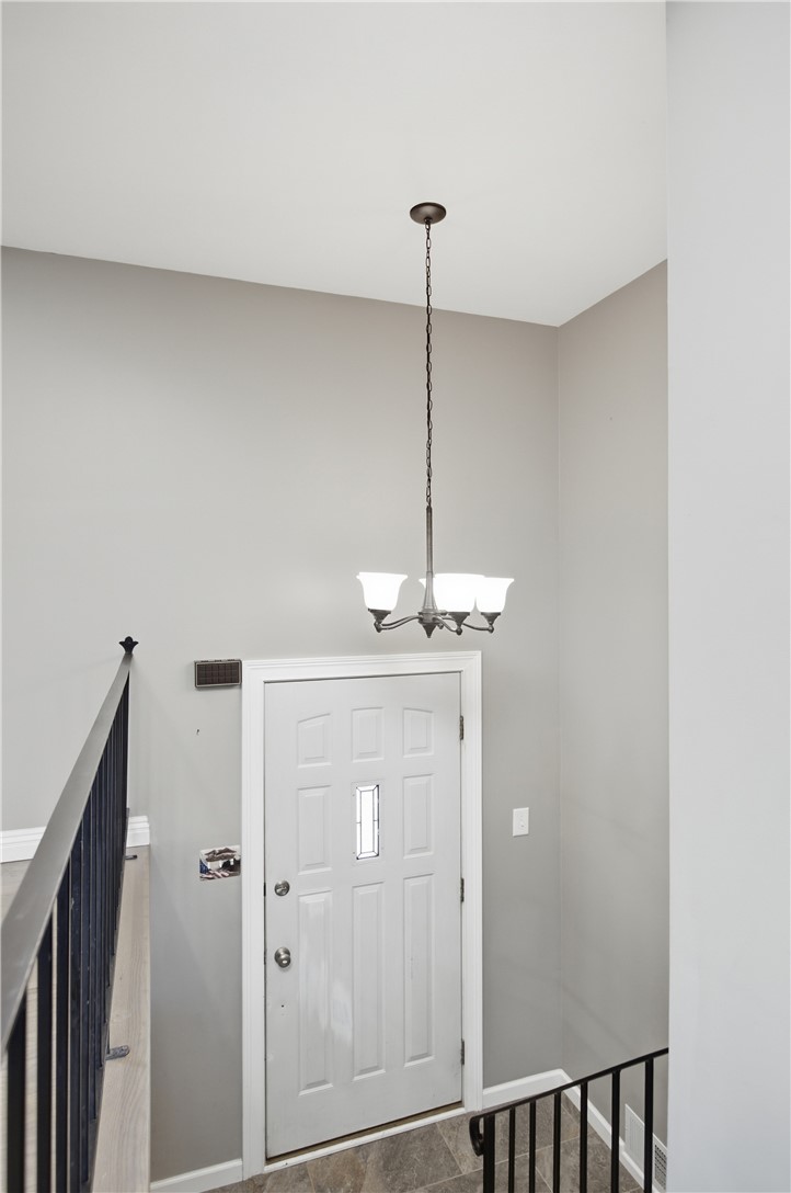 216 Oak Heights Dr — photo 2
