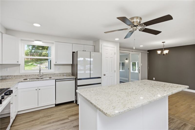 216 Oak Heights Dr — photo 8