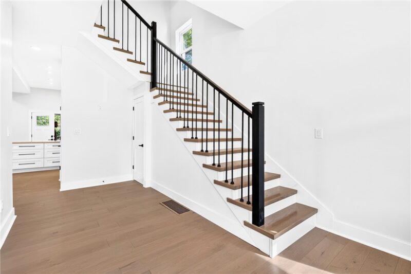 309 Fisk Ave — photo 3