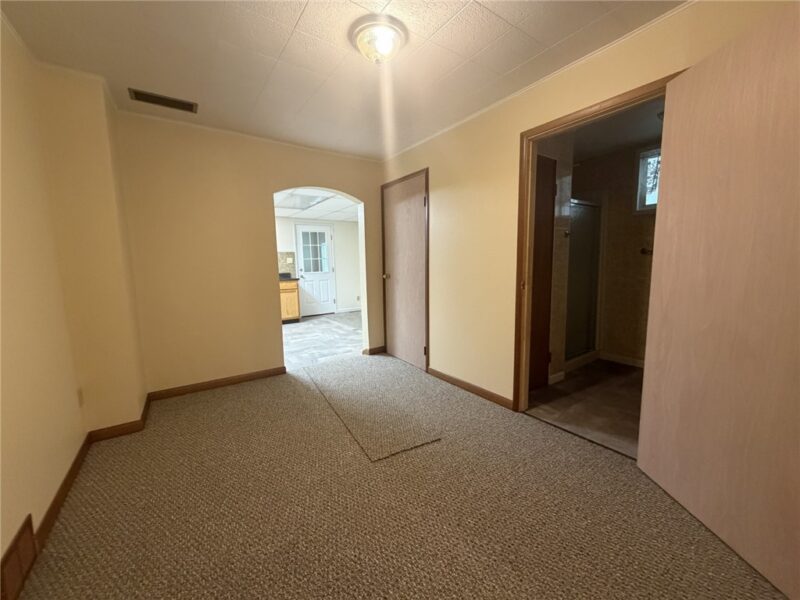 135&137 Campbell St. — photo 5