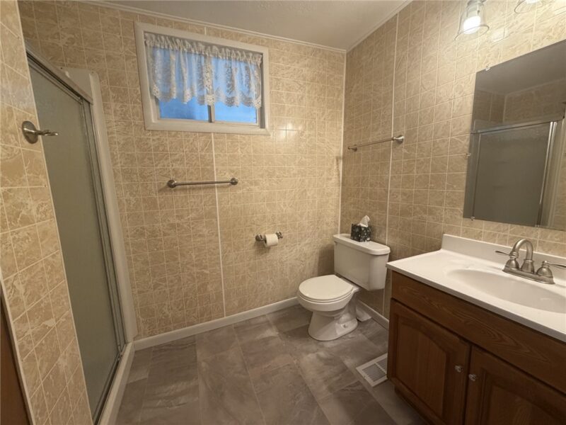 135&137 Campbell St. — photo 6