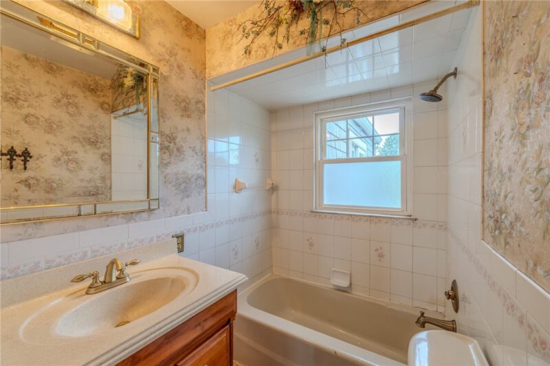 720 Park AVENUE — photo 8