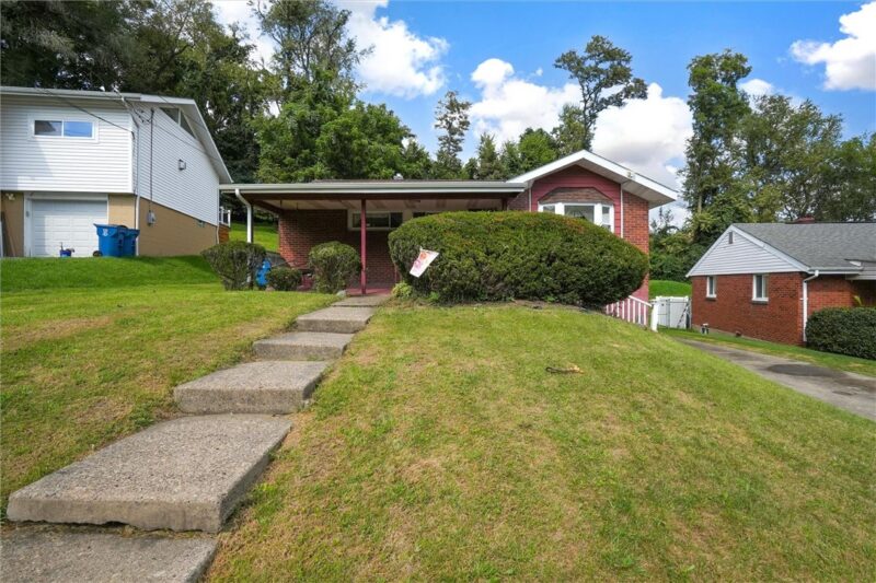 150 Queenston Dr — photo 2