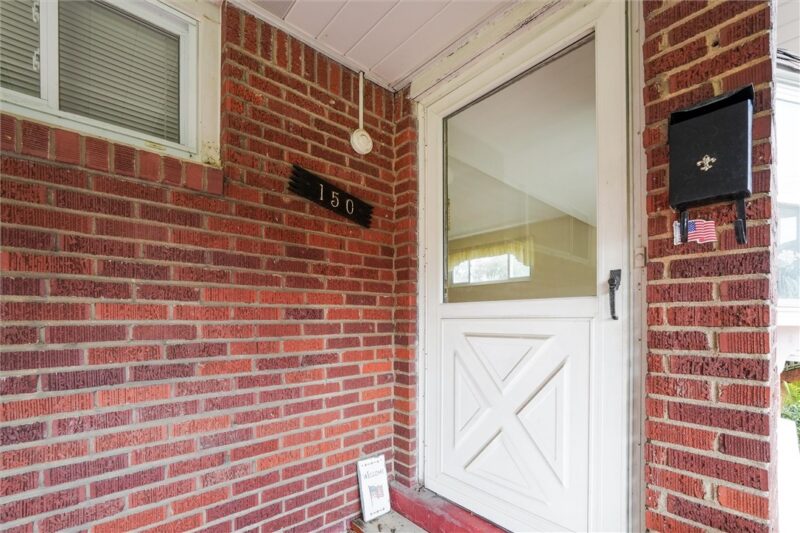 150 Queenston Dr — photo 4