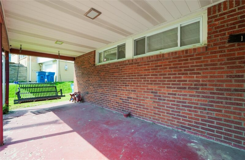 150 Queenston Dr — photo 5