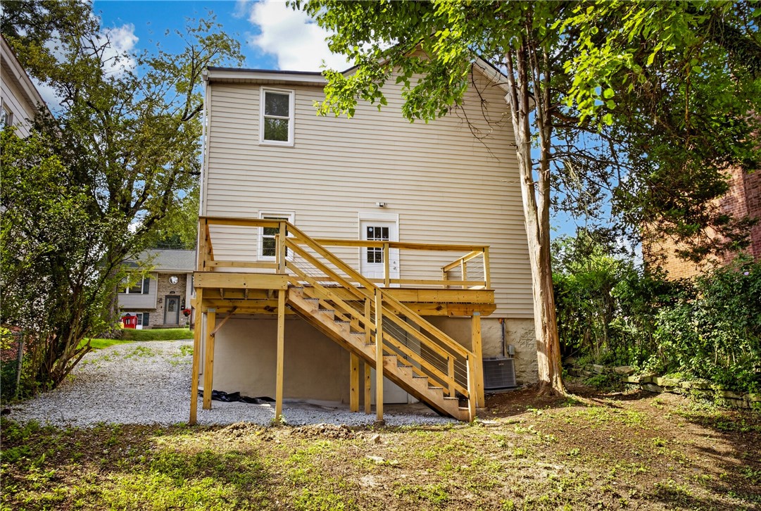 2017 Dowling St. — photo 1