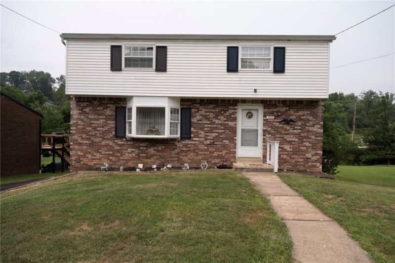 448 Rainier Dr — photo 2