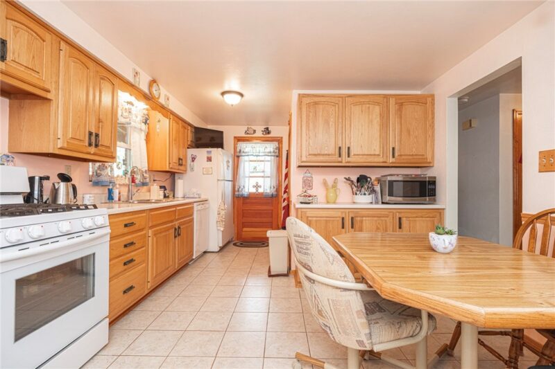 448 Rainier Dr — photo 6