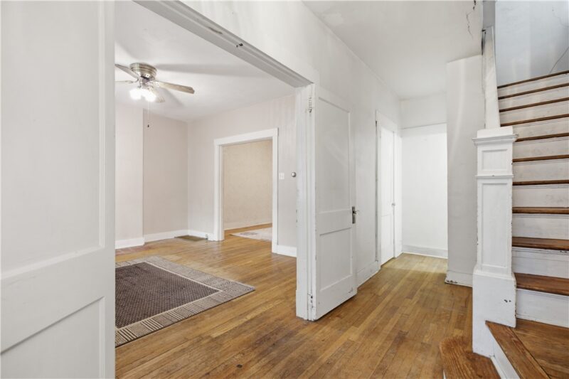 219 2nd Street — photo 2