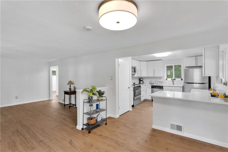 9830 Don Drive — photo 3