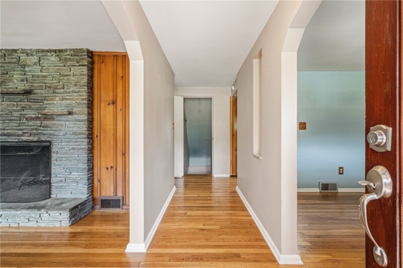 1318 Ridgewood Dr — photo 3