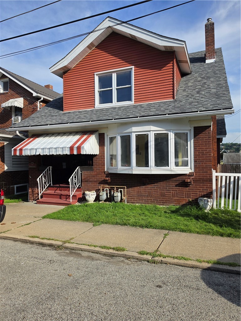 526 Roup St — photo 1
