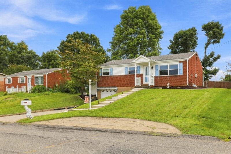 553 Meadowvale Dr — photo 2
