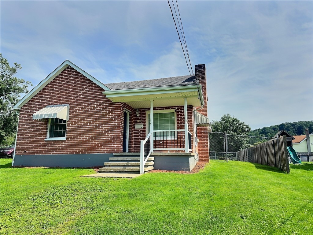 42 N Main St — photo 1
