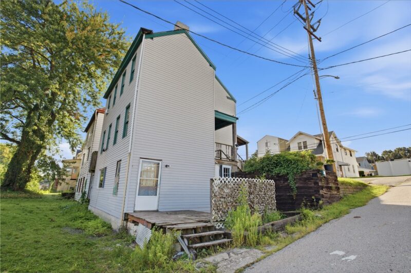230 6th St — photo 2