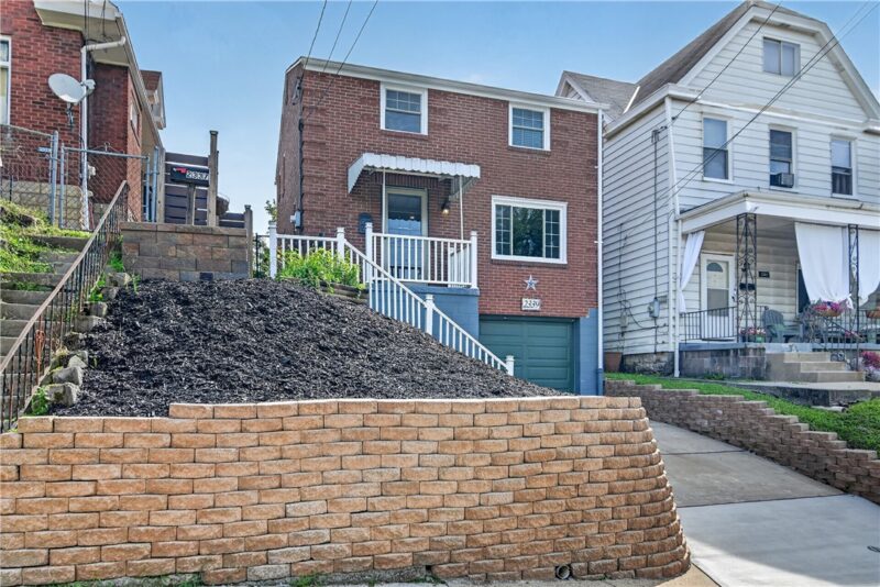 2339 Walton Ave — photo 3