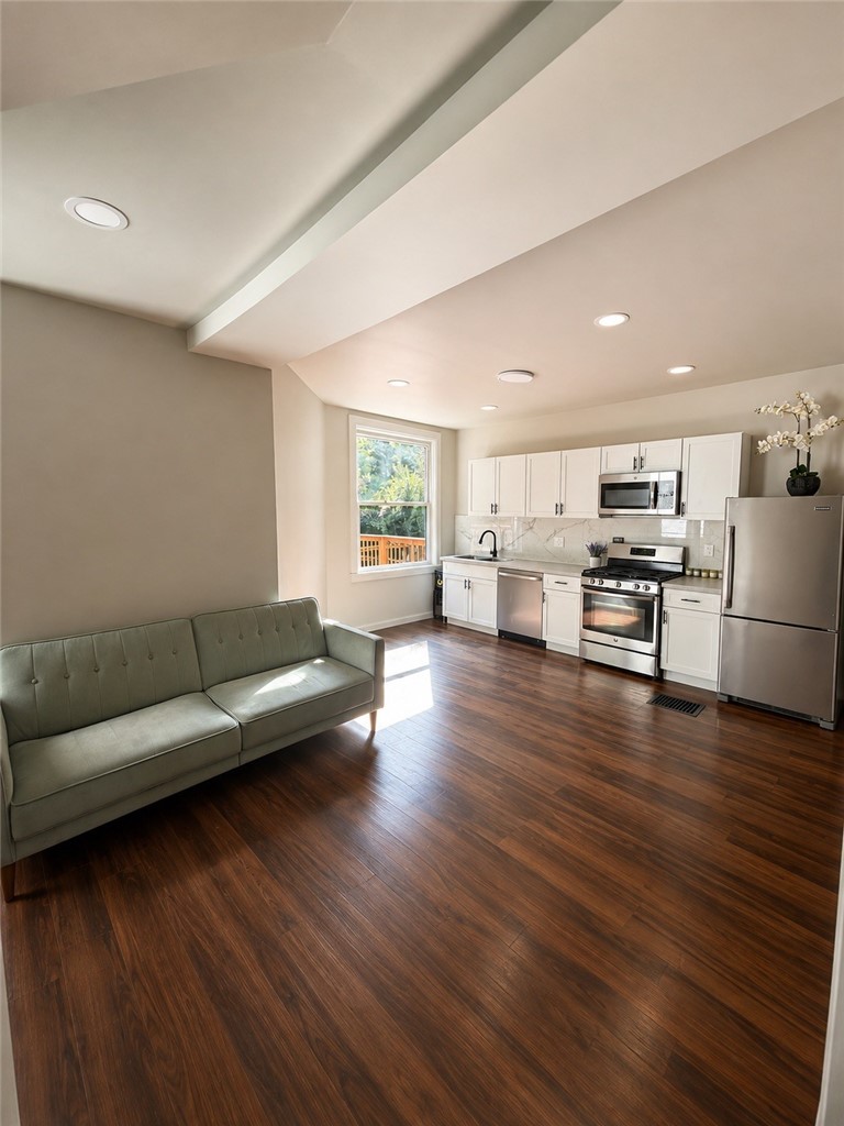 691 Shade Ave — photo 2