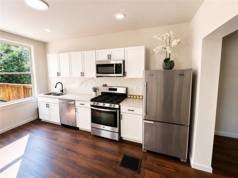 691 Shade Ave — photo 3