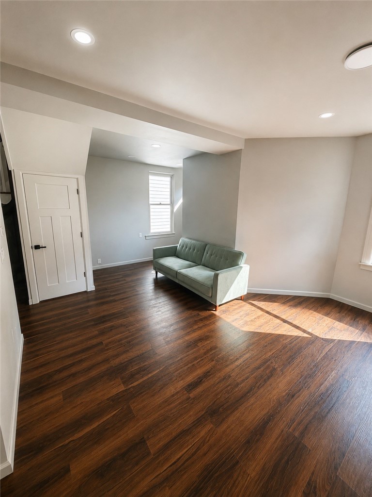 691 Shade Ave — photo 4