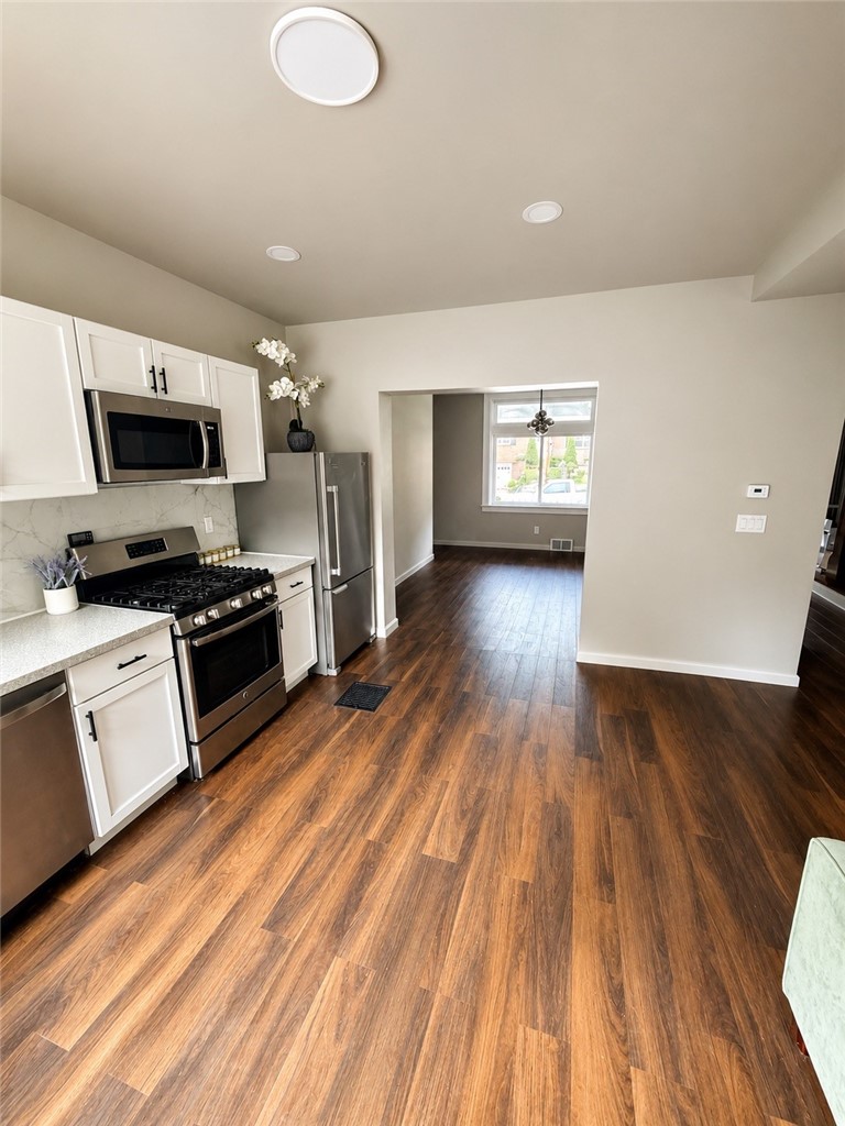 691 Shade Ave — photo 7