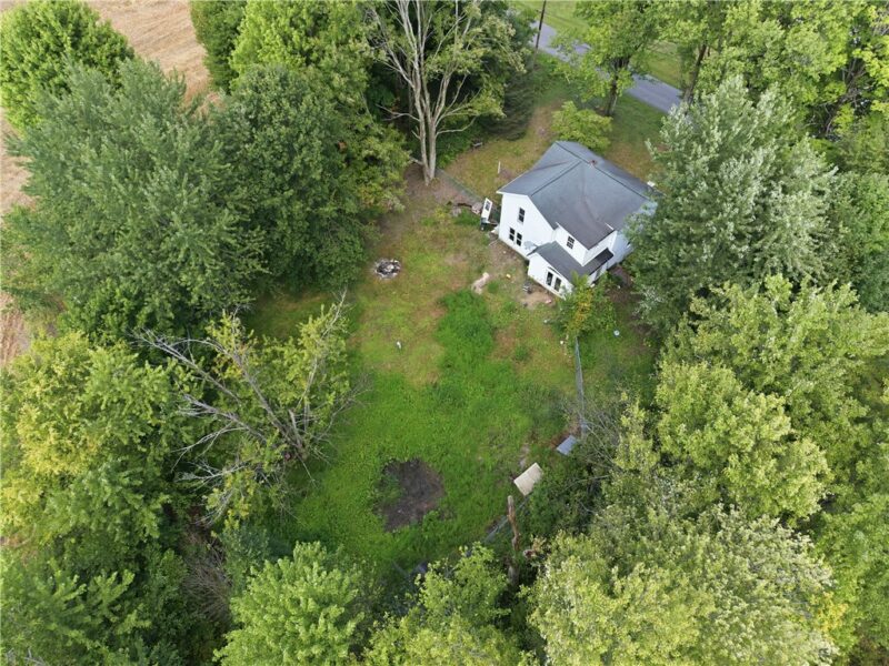 185 N Hassel Rd — photo 4