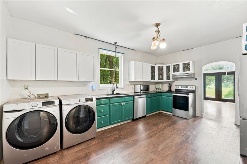 185 N Hassel Rd — photo 8