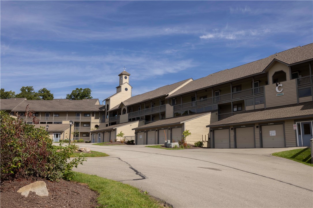 C31 AB STONERIDGE DRIVE — photo 1