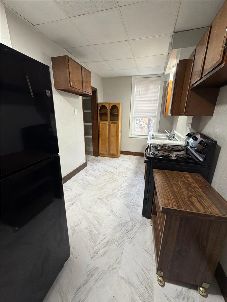 454 Freeport St — photo 3