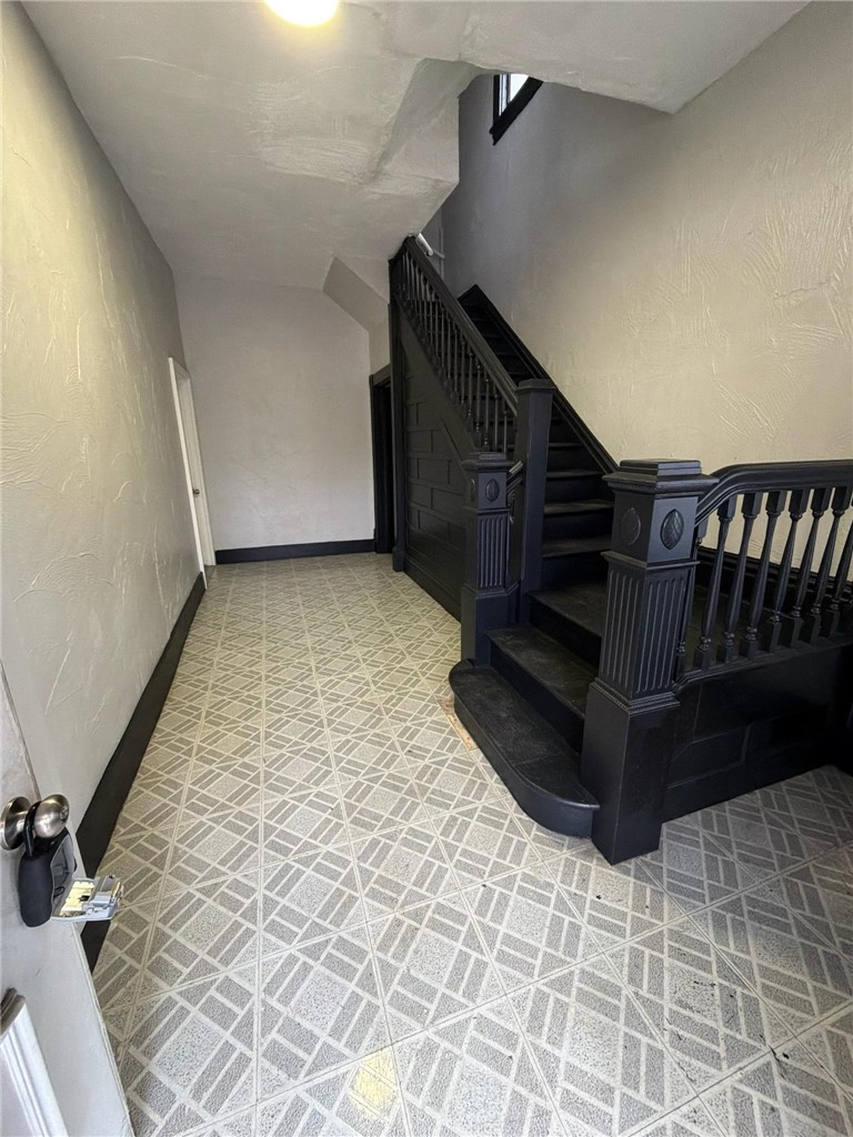 454 Freeport St — photo 8