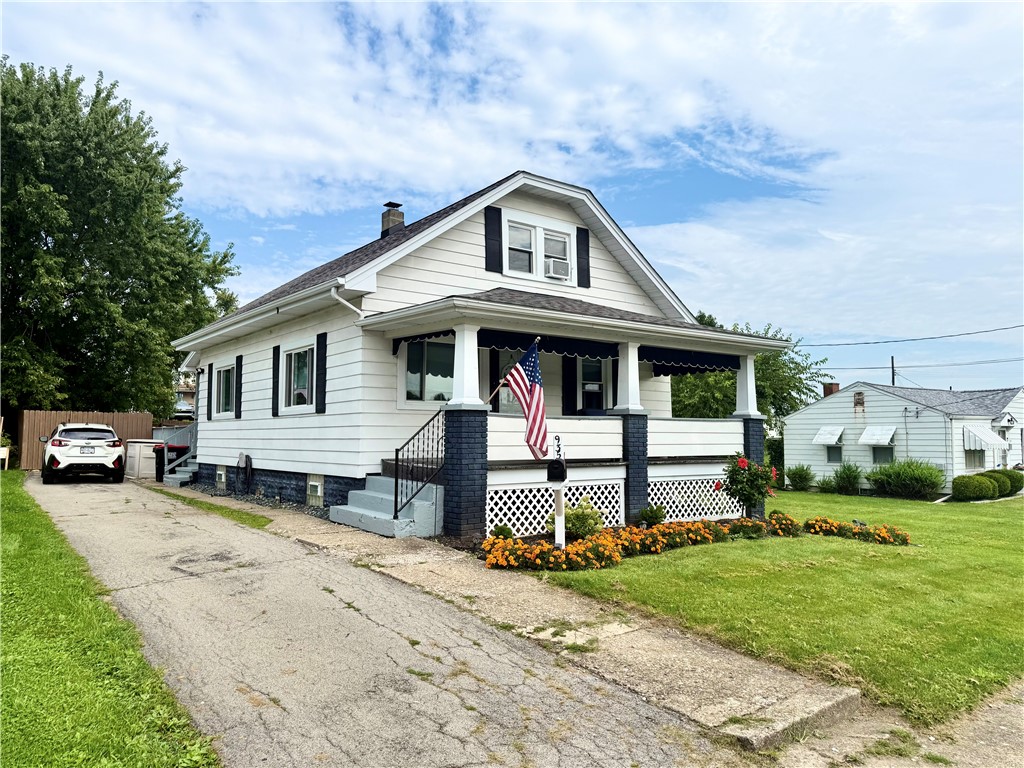 935 Hazel St — photo 1