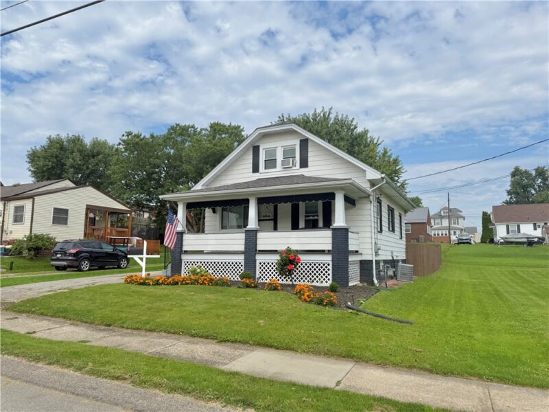 935 Hazel St — photo 2