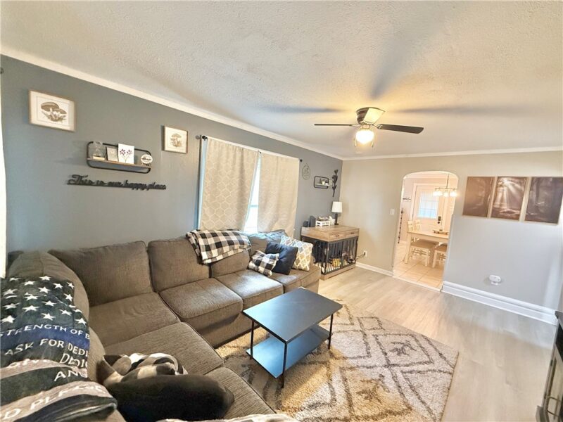 935 Hazel St — photo 3