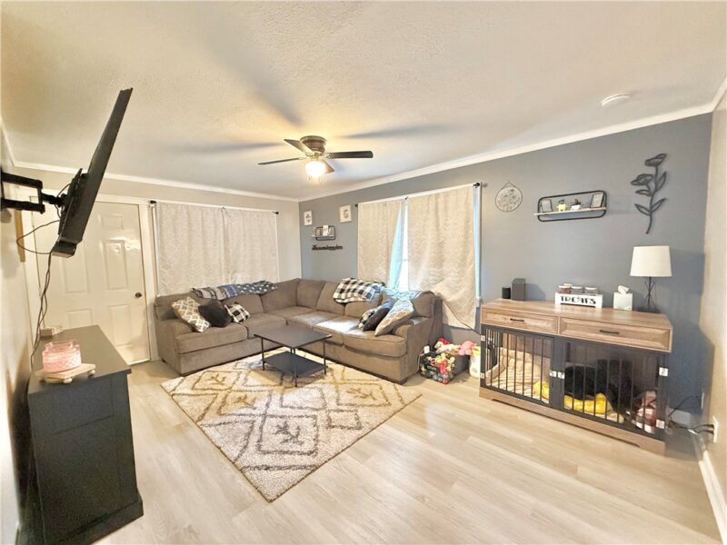 935 Hazel St — photo 4