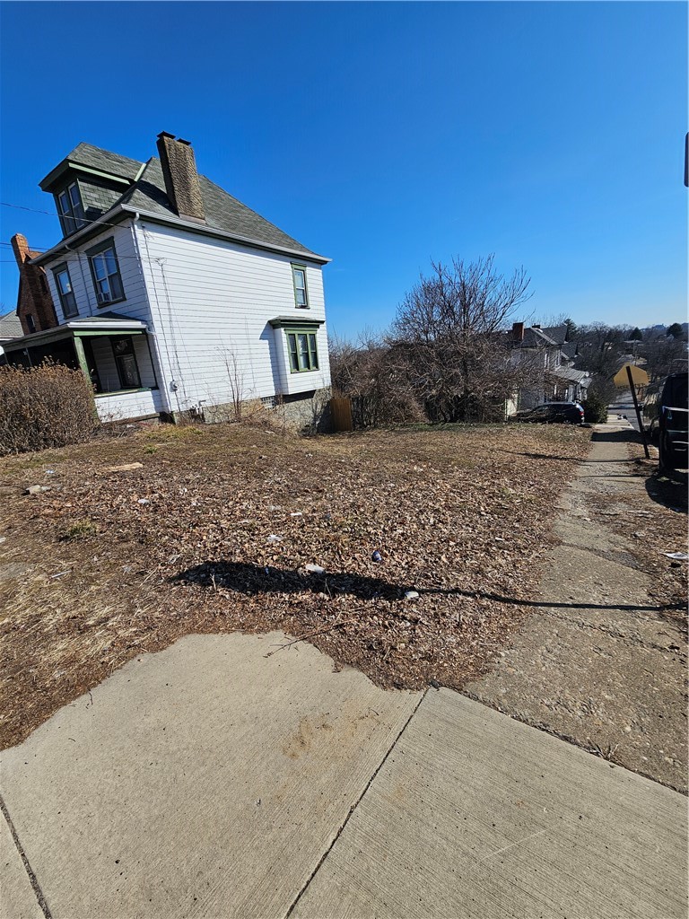 1329 Rockland Ave — photo 1