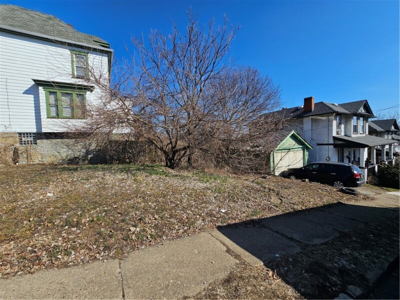 1329 Rockland Ave — photo 2