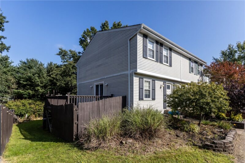 322 Parkwood Dr — photo 2
