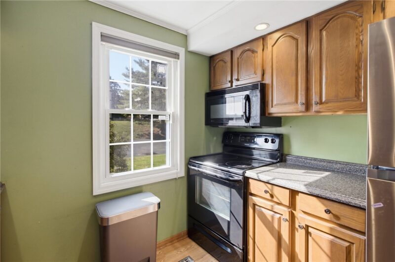 322 Parkwood Dr — photo 6
