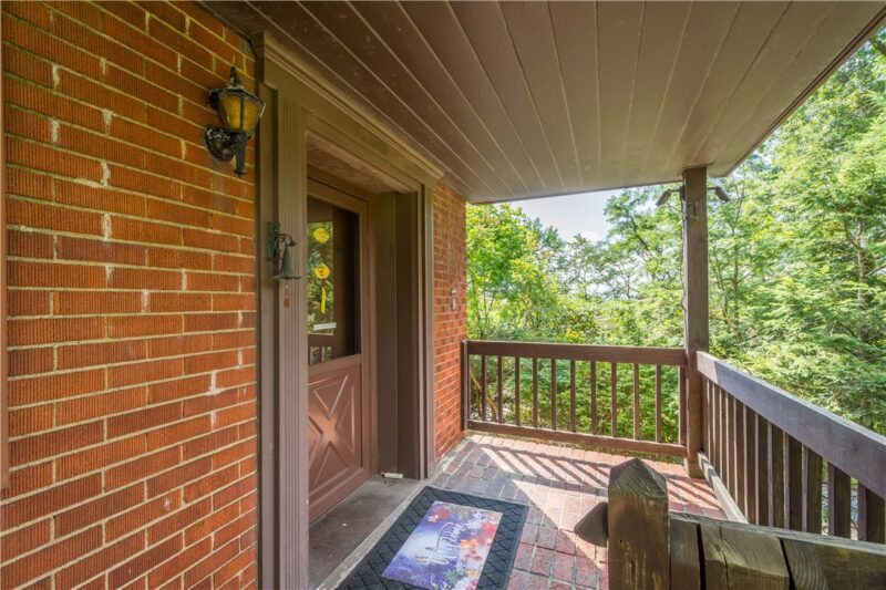 628 Orchard Hill Dr — photo 5