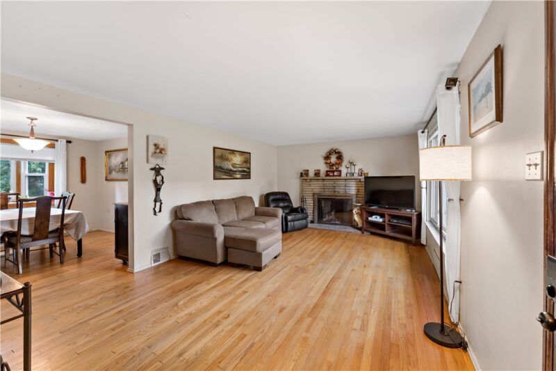 1238 Lakemont Dr — photo 3