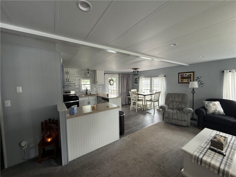 300 Logan St — photo 2