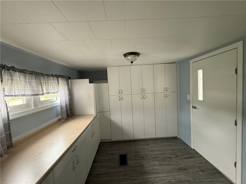300 Logan St — photo 7