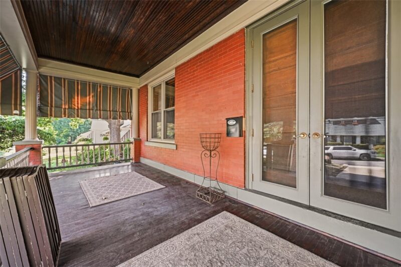 237 Breading Ave — photo 4