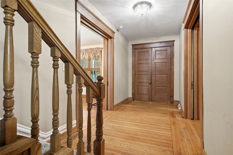 237 Breading Ave — photo 5